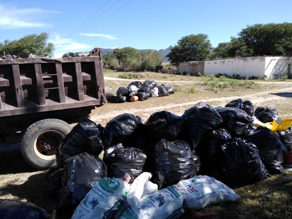 RETIRA SERVICIOS PÚBLICOS MALEZA Y BASURA EN VIALIDADES IMPORTANTES DE CUAUHTÉMOC