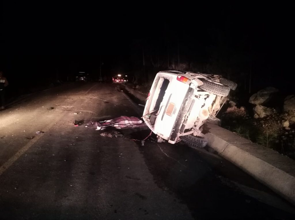 Muere hombre ne volcadura en tramo Las Estrellas Uruachi