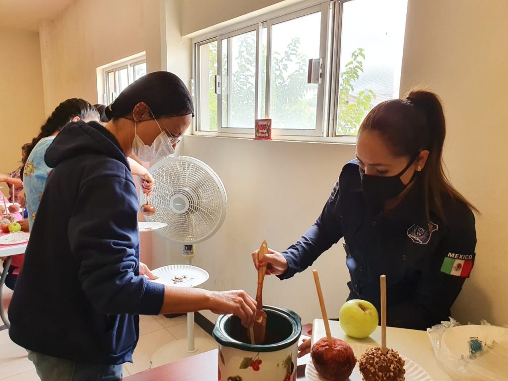 DIF municipal y SSPE realizan tercer curso de capacitación en elaboración de manzanas cubiertas