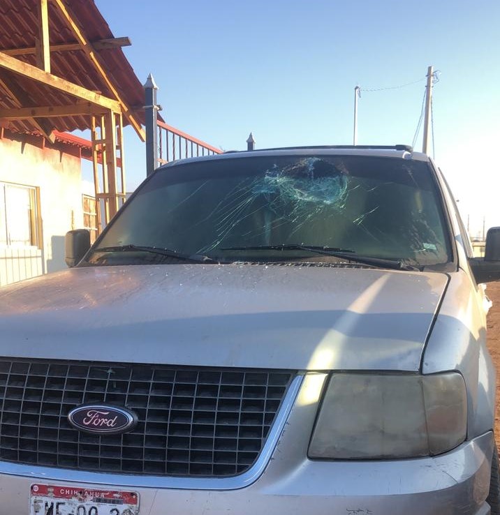 Causan daños en vehículo estacionado en Fraccionamiento Pradera Dorada