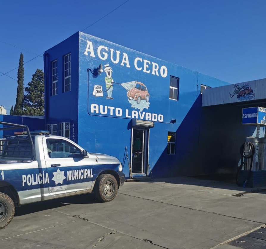 Ladrón se apodera de dinero en efectivo en autolavado