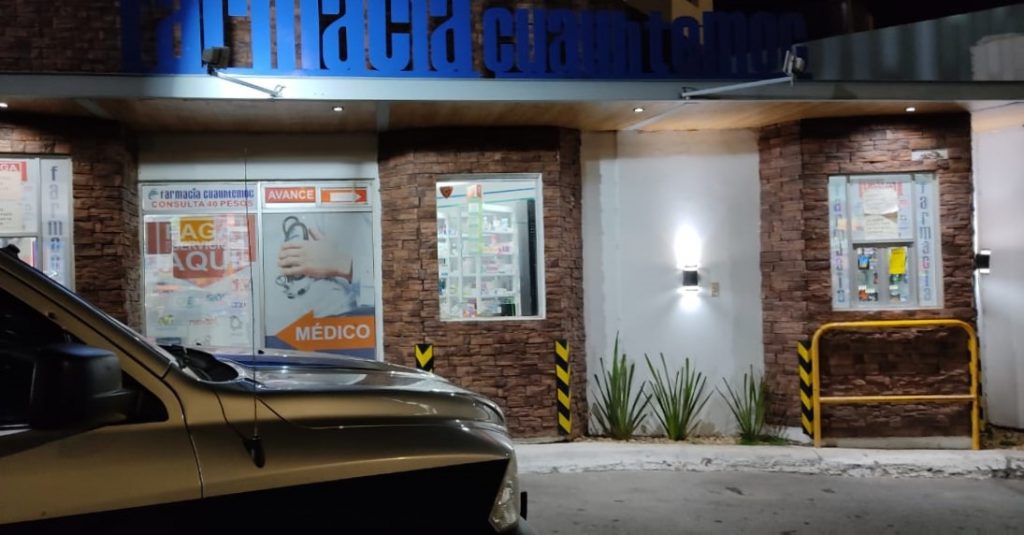 Reportan daños en Farmacia Cuauhtémoc de la Glorieta