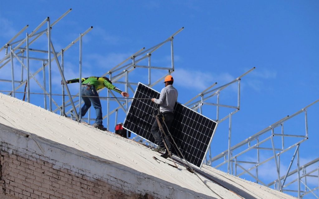 Inicia Gobierno Municipal instalación de páneles solares en Presidencia y Parque San Antonio