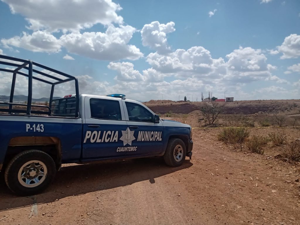 Localizan dos hombres sin vida  en el Libramiento Gómez Morín