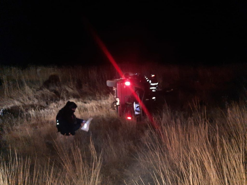 Mujer queda inconsciente tras volcar en tramo Anáhuac a Tacuba