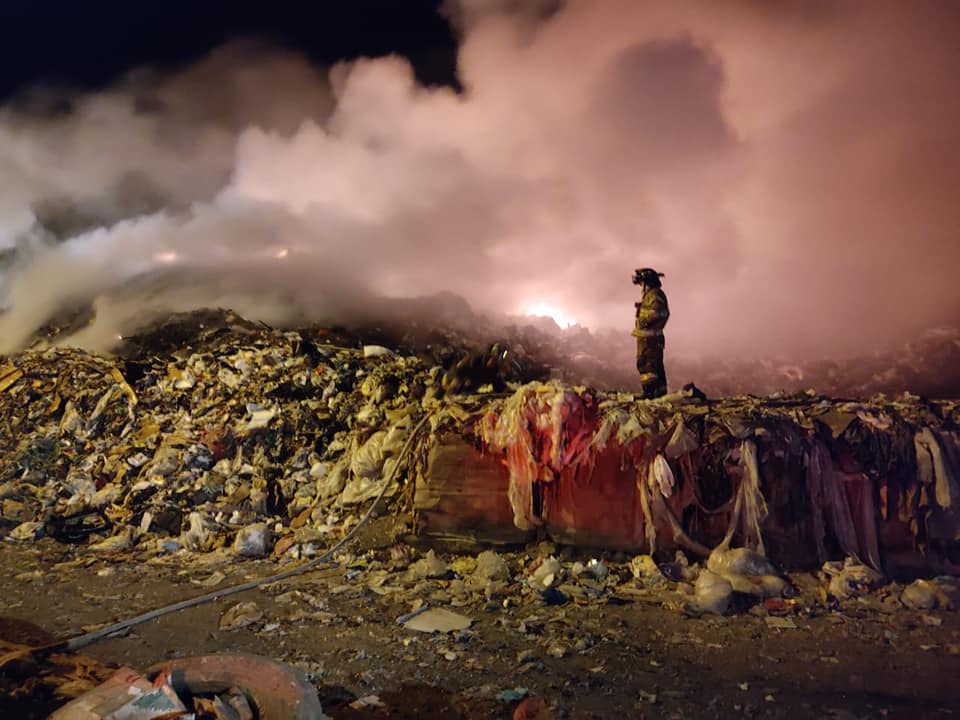 Se incendia basurero municipal, llaman a no arrojar cenizas a contenedores