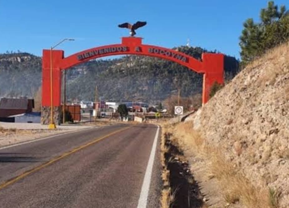 Cae tráiler a barranco y muere el conductor  en Bocoyna