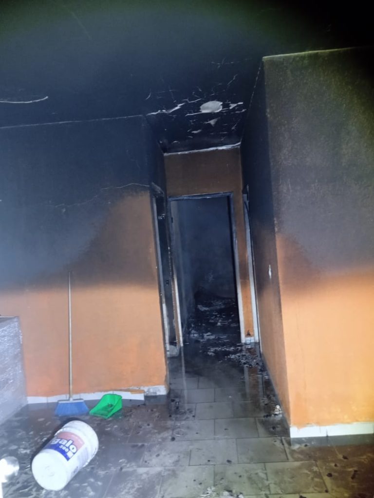 Se registra incendio en vivienda de la Revolución Mexicana