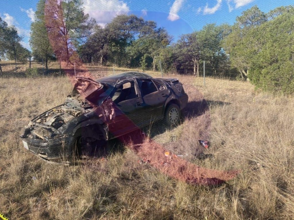 Mueren dos jóvenes en volcadura en tramo Cuauhtémoc a Carichí