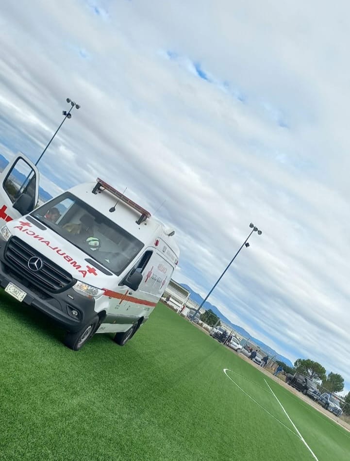 Muere hombre cuando jugaba fútbol en Anáhuac