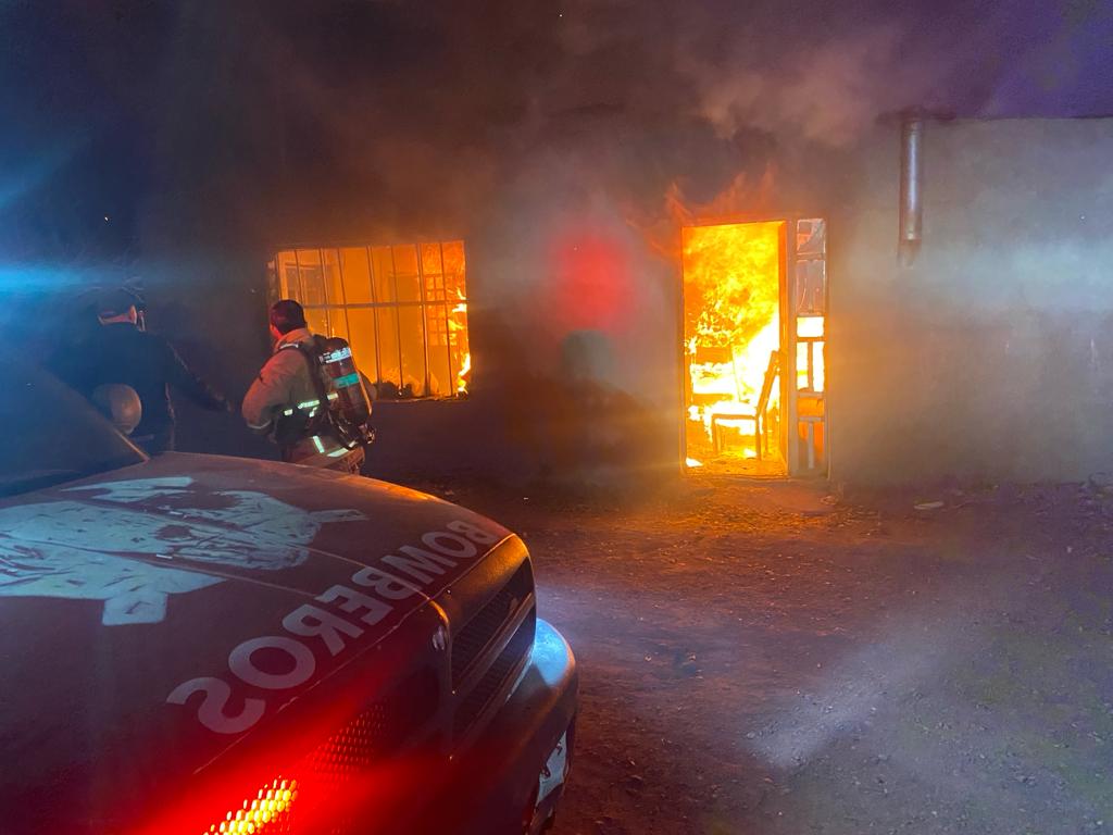 Corto circuito provoca incendio en casa de La Junta