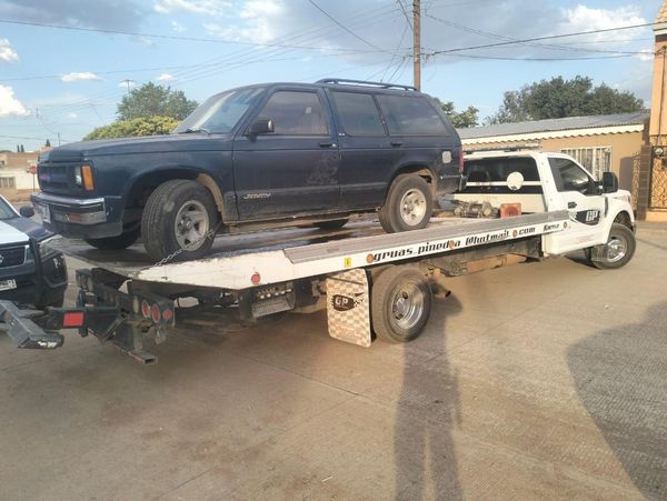 Víctima de robo de su camioneta la encontró en calles de la Benito Juárez