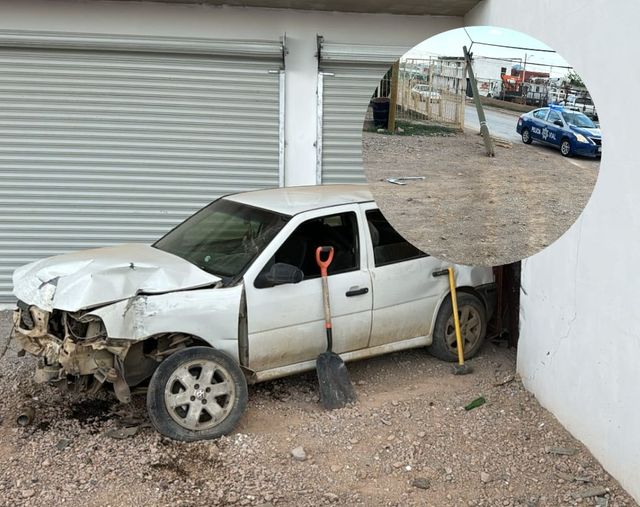 Conductor abandona su auto tras chocar contra poste, en la 88 y Águilas