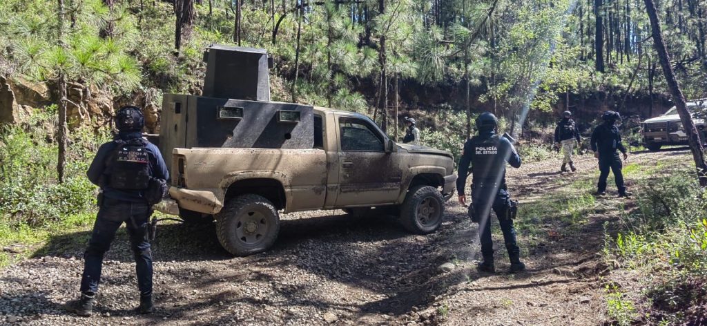 Enfrentamiento contra agentes policiacos en Madera deja dos civiles sin vida