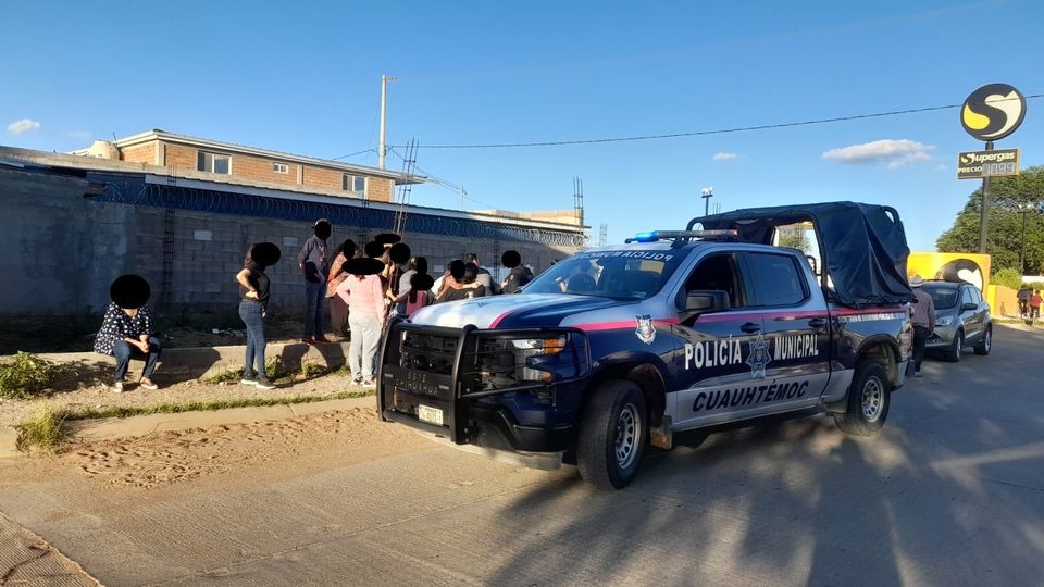 Localizan a dos adolescentes intoxicadas; traían uniforme escolar