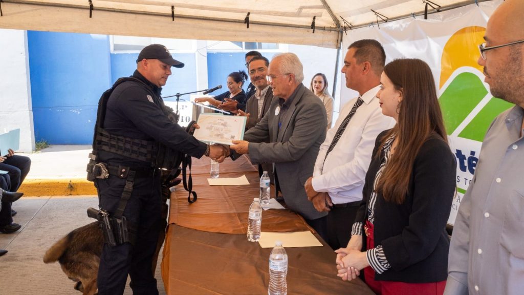 Entregan reconocimientos a Policías Preventivos certificados en K9, PASMI y Programas Preventivos