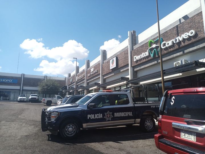 Encapuchado se mete a farmacia de Plaza Comercial Rima y sustrae efectivo y mercancía