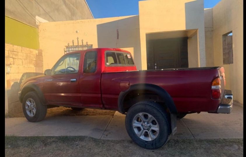 Dejó Pick up estacionada fuera de su vivienda; se la robaron