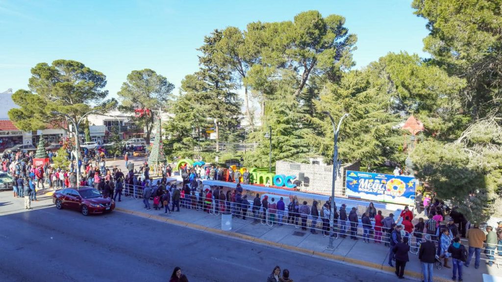 Disfrutan cuauhtemenses de la Mega Rosca de Reyes