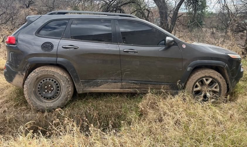 Aseguran en Nonoava vehículo con reporte de robo en Santa Isabel