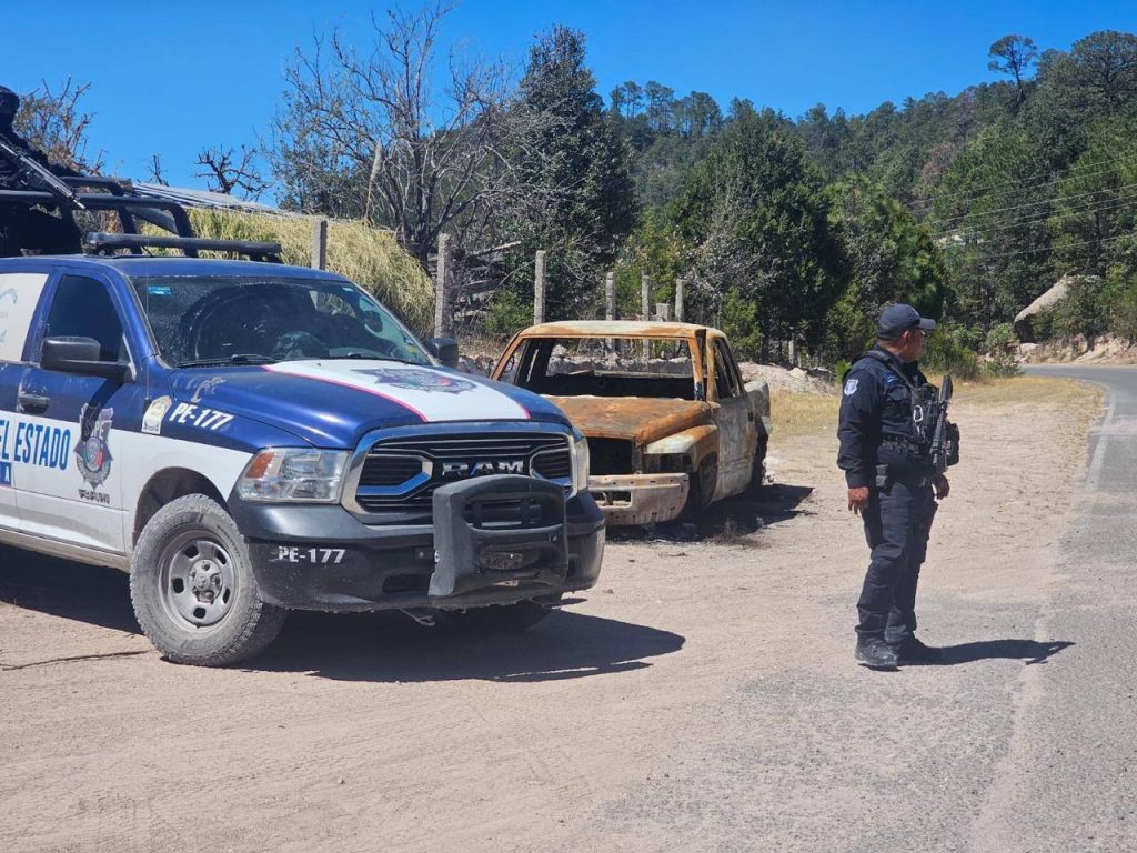 Aseguran vehículo incendiado y varios casquillos percutidos en Guachochi