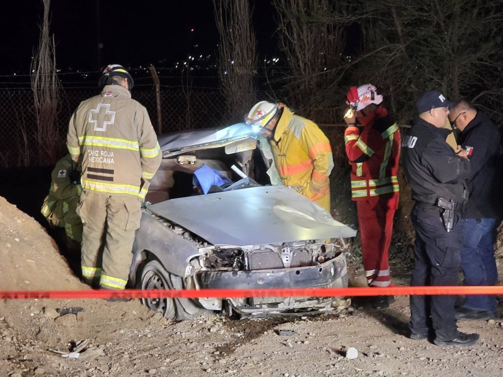 Muere jovencito en fuerte choque en el libramiento Gómez Morín