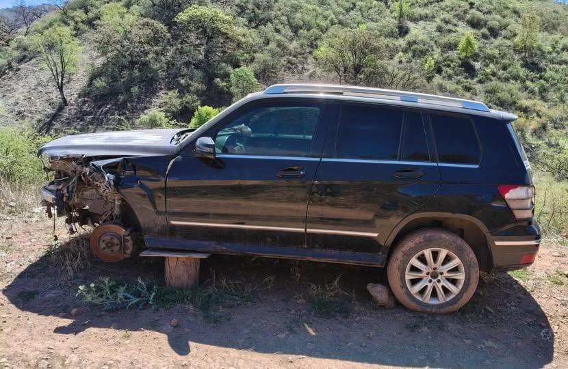 Localizan abandonada en Guazapares camioneta robada en Estados Unidos