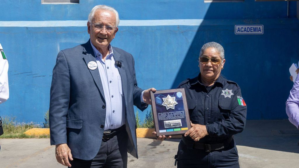 Con emotiva ceremonia, despiden a la Policía Marcela Gutiérrez Rivera tras 20 años de servicio